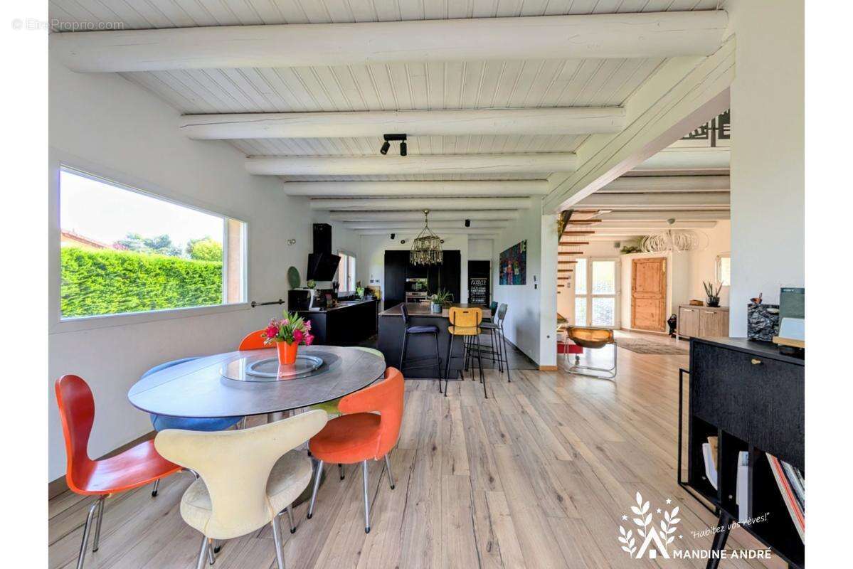 Maison à JASSANS-RIOTTIER