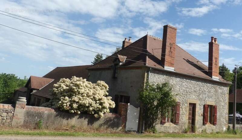 Maison à BIZENEUILLE