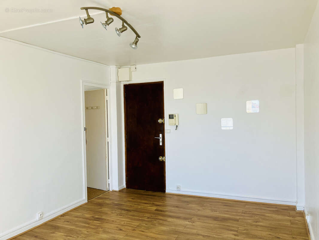 Commerce à MARSEILLE-1E