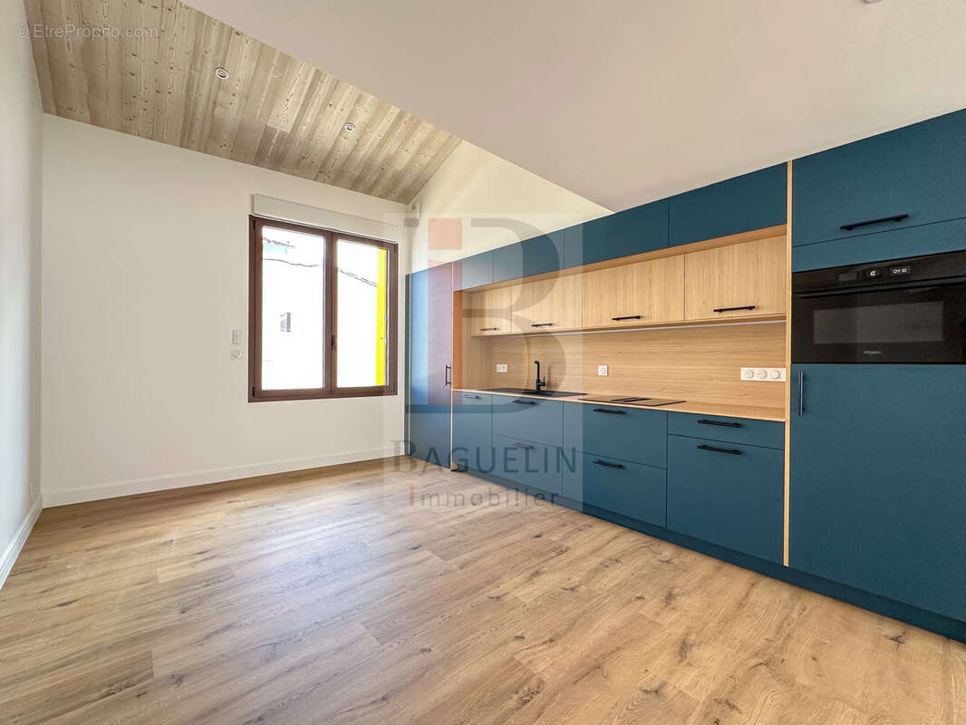 Appartement à FOURAS