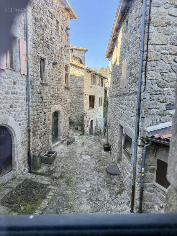 Appartement à ANTRAIGUES-SUR-VOLANE