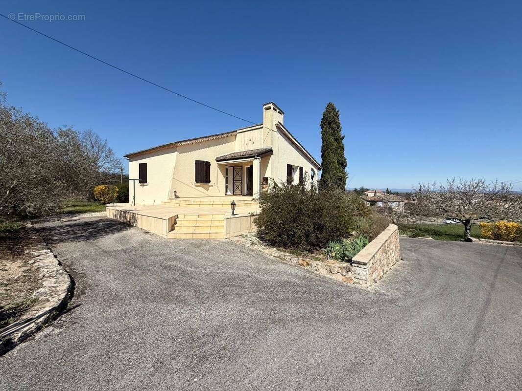 Maison à LABLACHERE