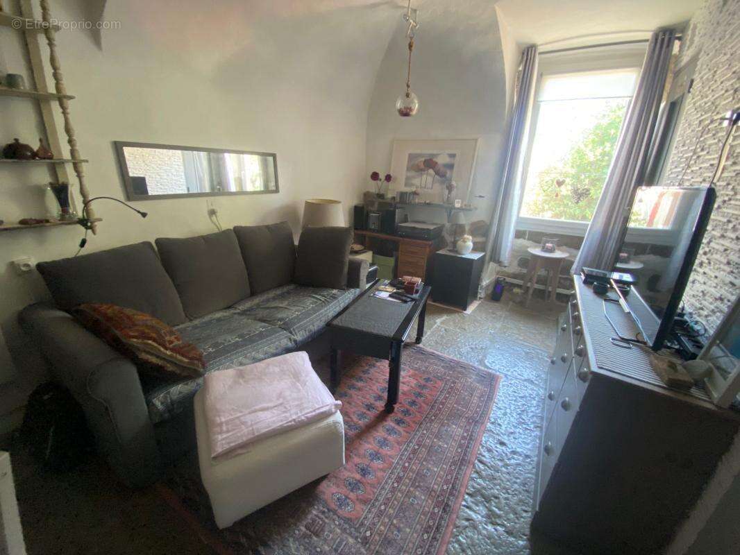 Appartement à BERRIAS-ET-CASTELJAU