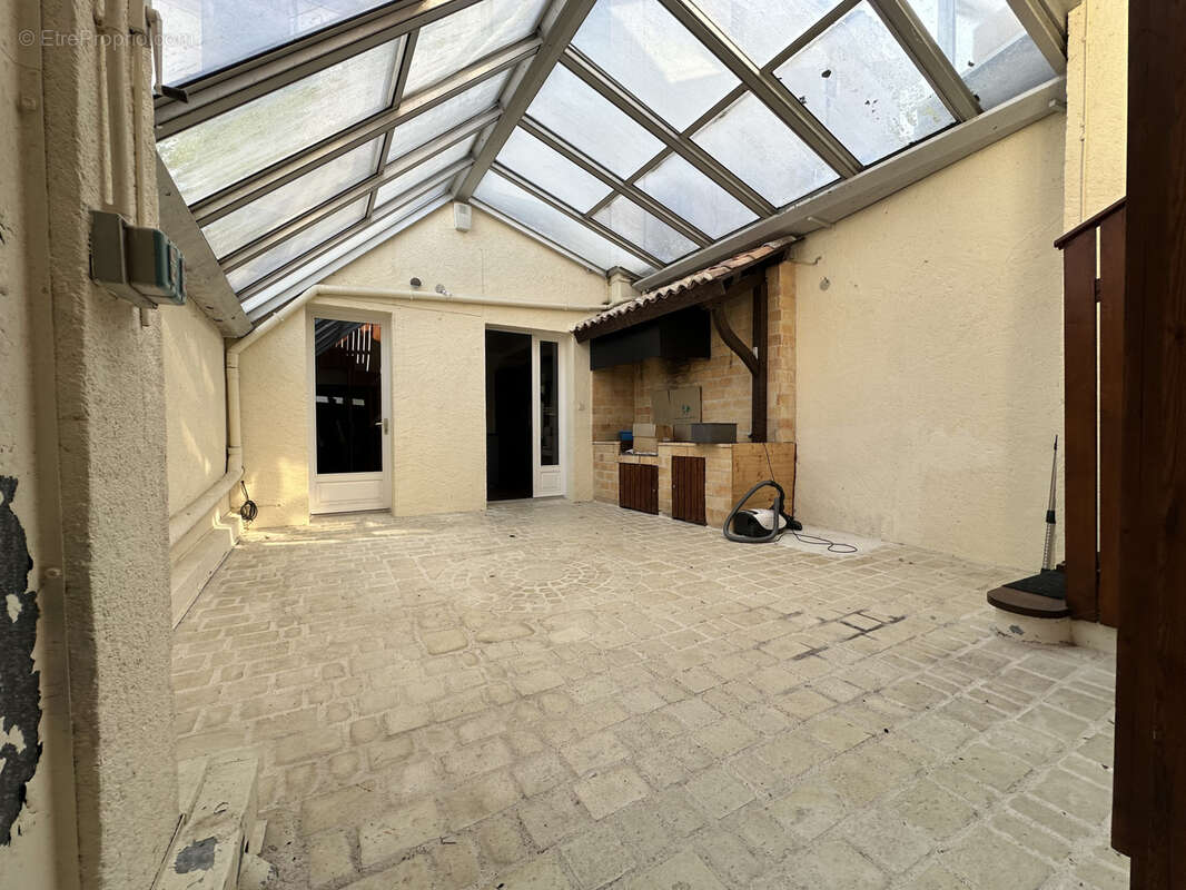 Appartement à BARBEZIEUX-SAINT-HILAIRE