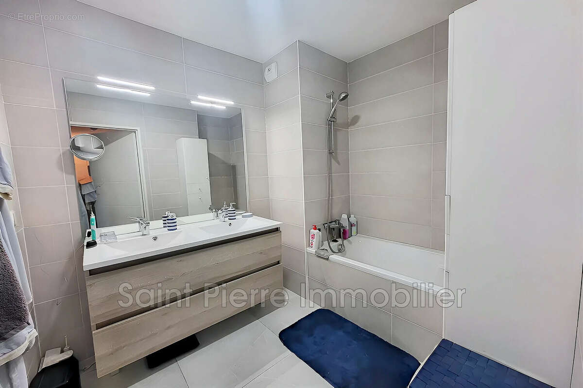 Appartement à VILLENEUVE-LOUBET