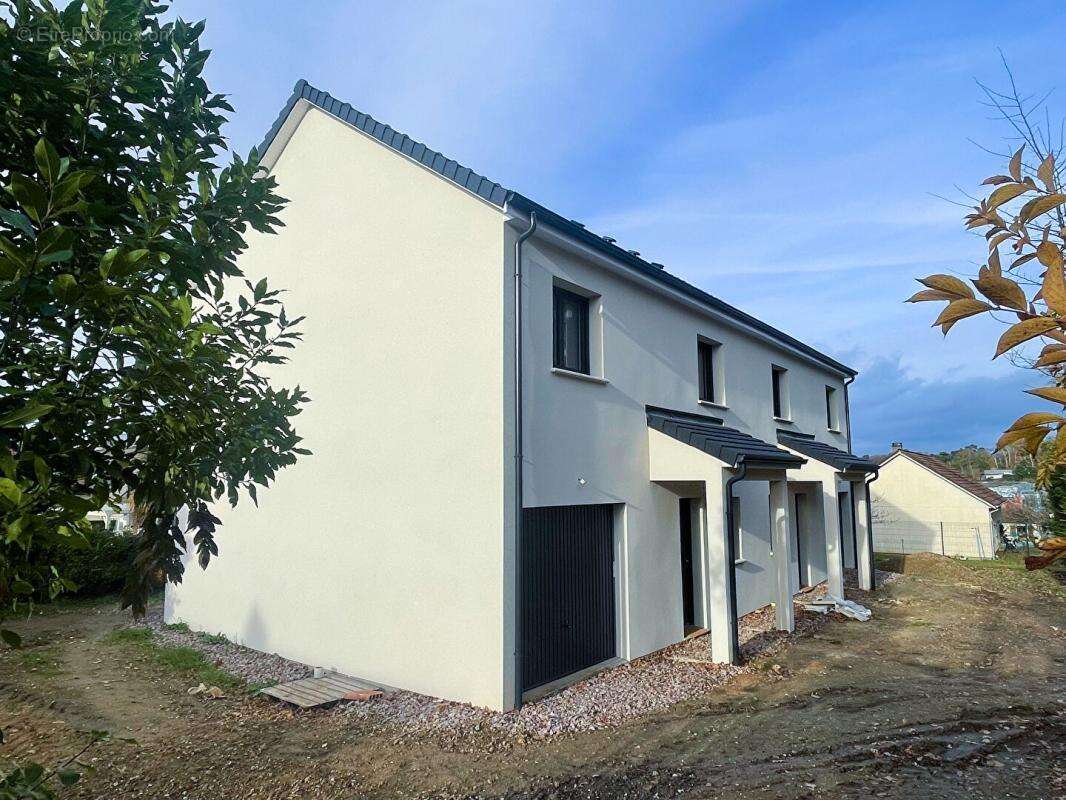 Maison à PETIT-COURONNE