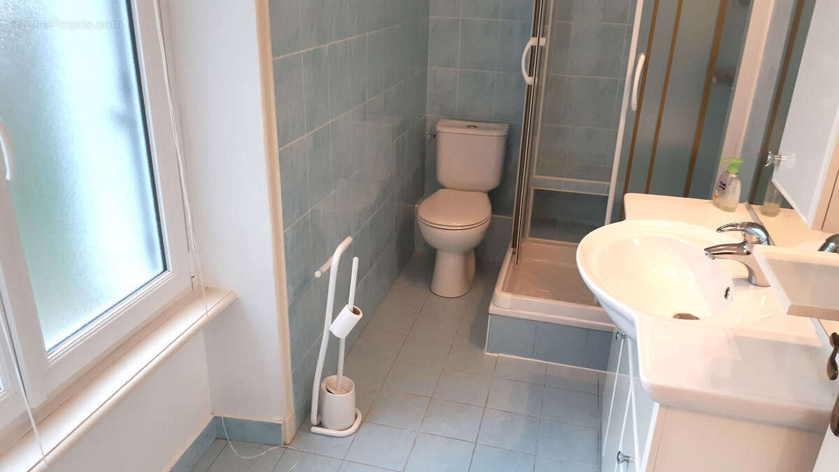 LOCTUDY Hyper-centre Appartement en rez-de-chaussée - photo 5