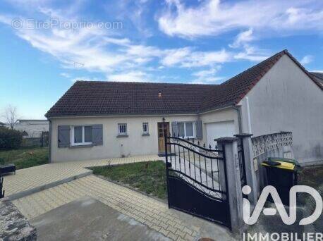 Photo 1 - Maison à FLEURY-LES-AUBRAIS