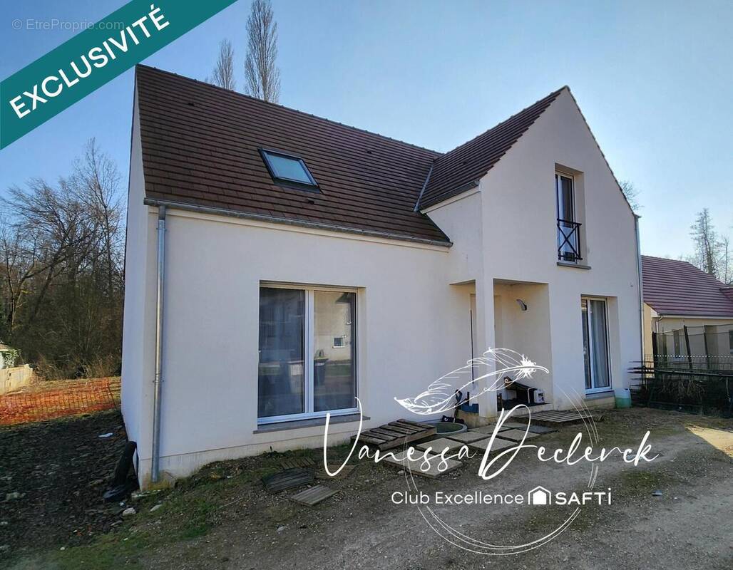 Photo 1 - Maison à LE VAL-SAINT-GERMAIN
