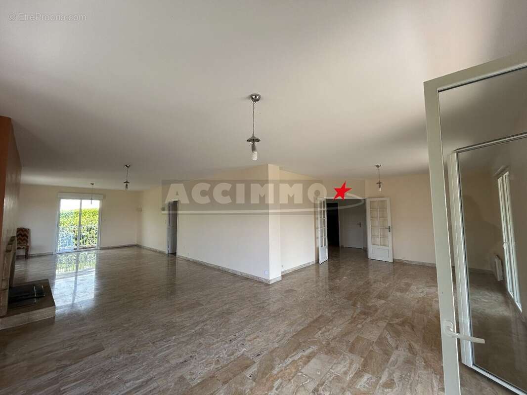 Maison à DREMIL-LAFAGE