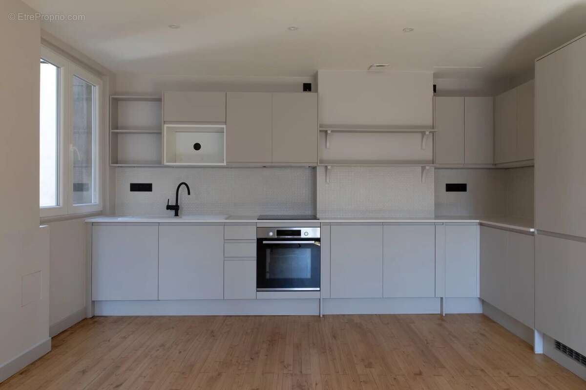 Appartement à PARIS-7E