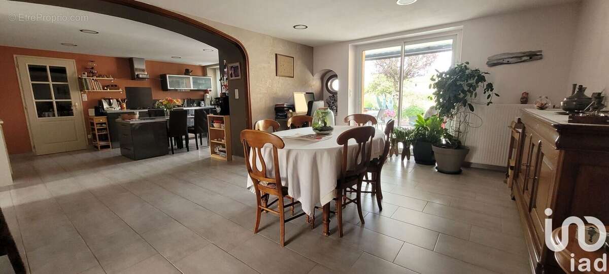 Maison 240 m² à Monsireigne  - photo 8