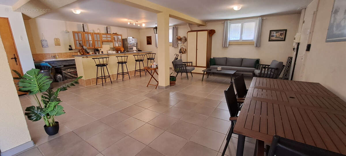 Maison traditionnelle de 184 m2 utiles (90 m2 hab.)   Piscine, grand garage et vue Cévennes   Gajan (30730) - photo 10