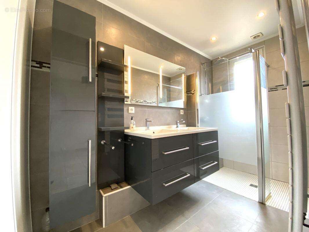 Maison à ROSNY-SUR-SEINE