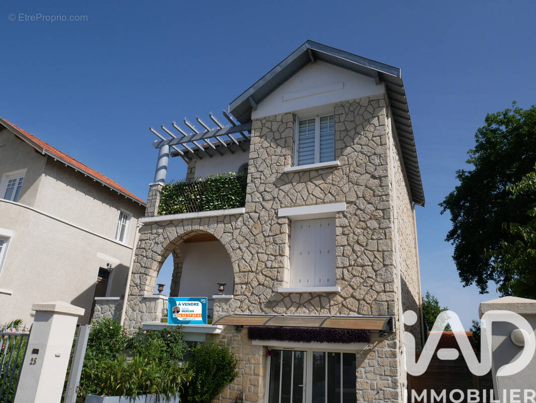Photo 1 - Maison à ROCHEFORT