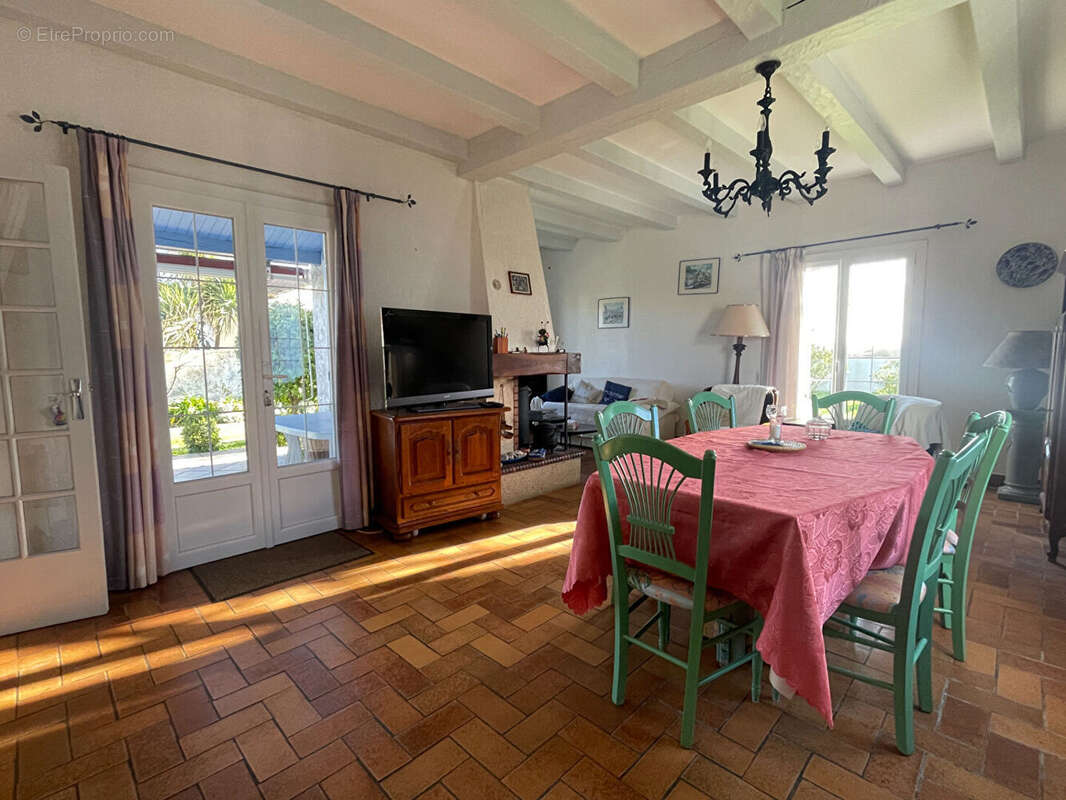 Maison à LA BREE-LES-BAINS