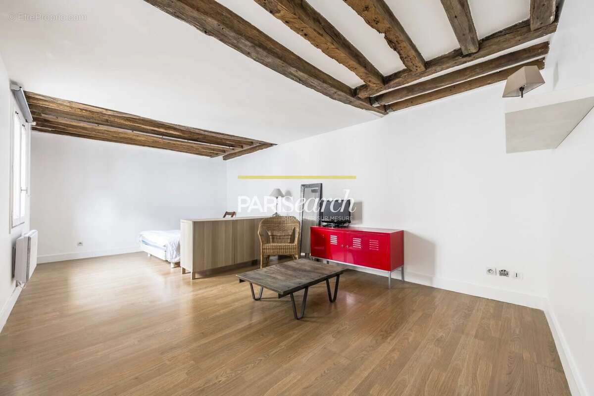 Appartement à PARIS-3E