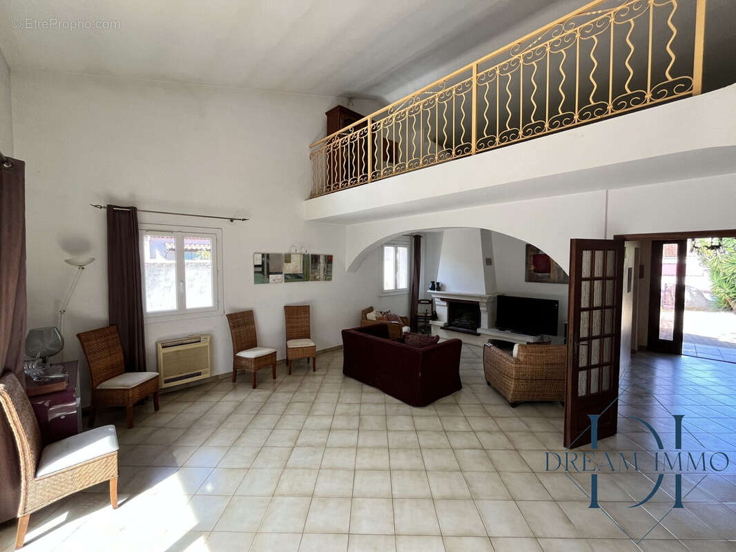 Maison à SOLLIES-PONT