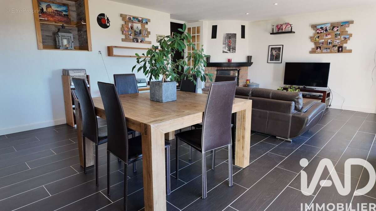 Photo 9 - Appartement à SAINT-JUST-SAINT-RAMBERT