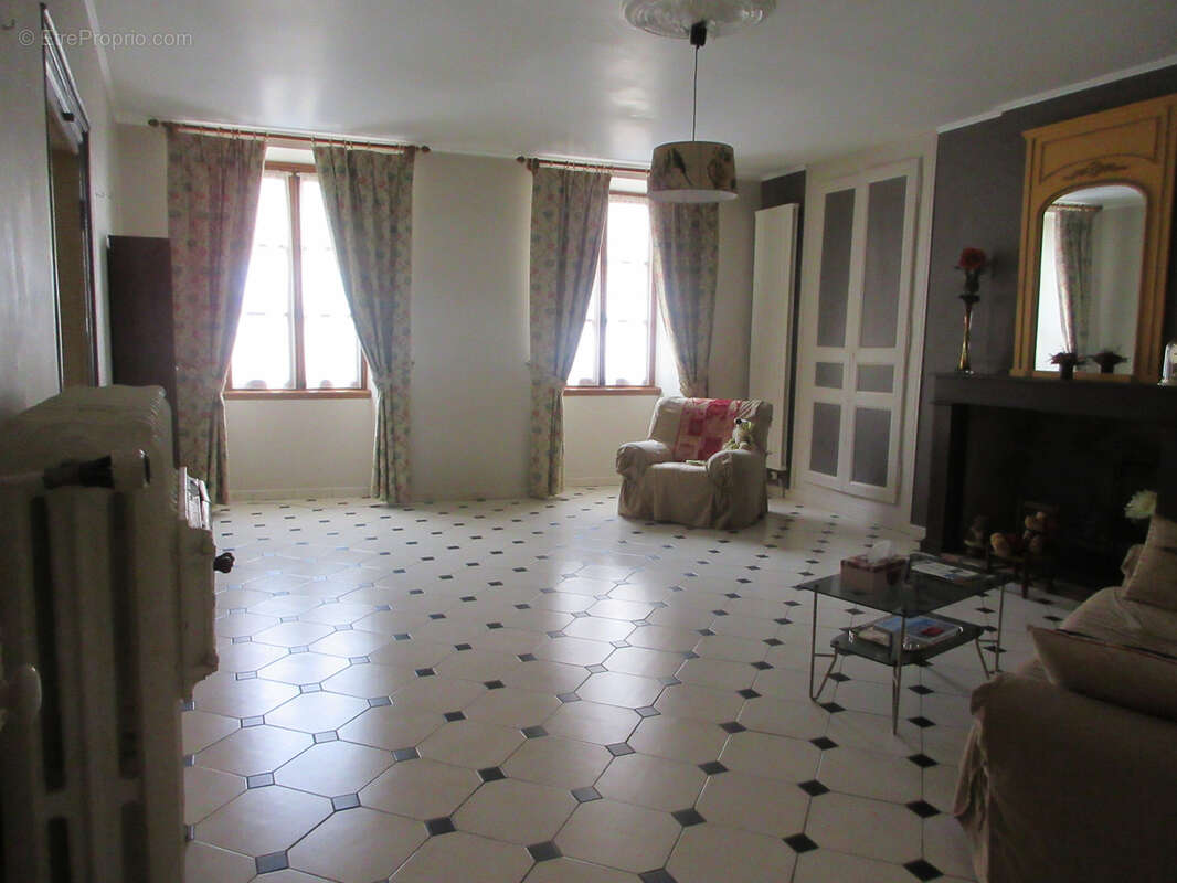 Maison à SAINT-BENOIT-DU-SAULT