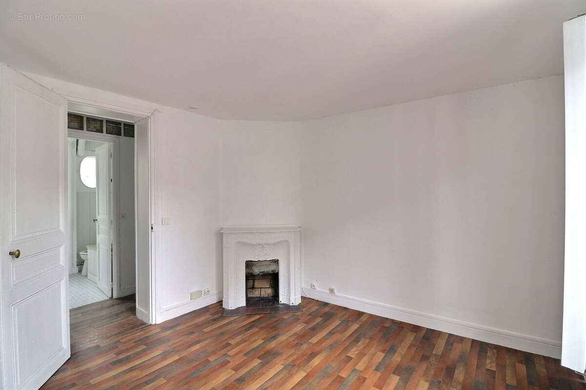 Appartement à PARIS-14E