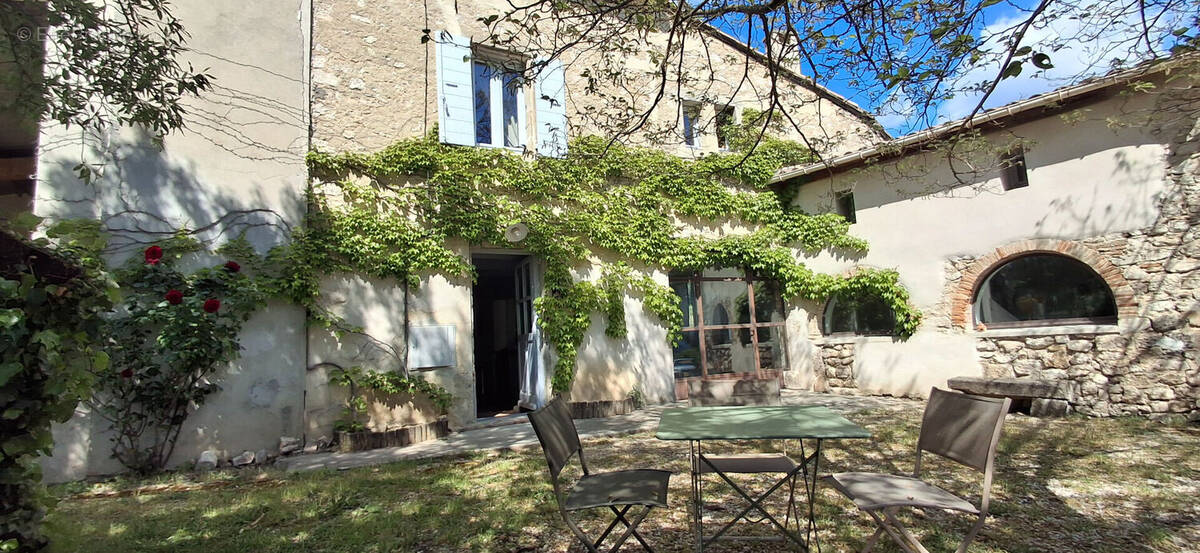 Maison à LA GARDE-ADHEMAR