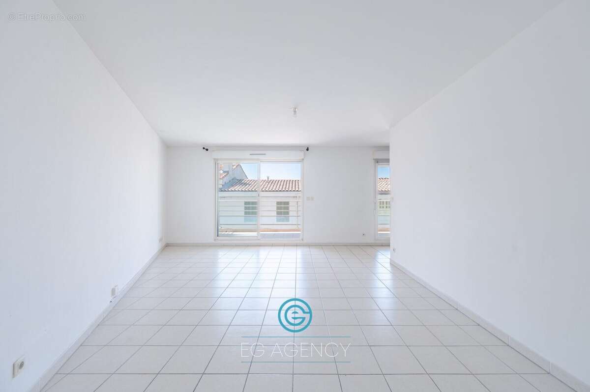 Appartement à MARSEILLE-4E