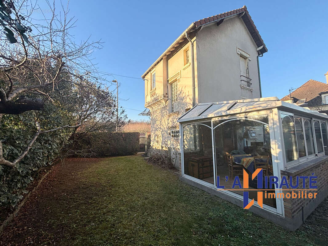 Maison à MAISONS-LAFFITTE