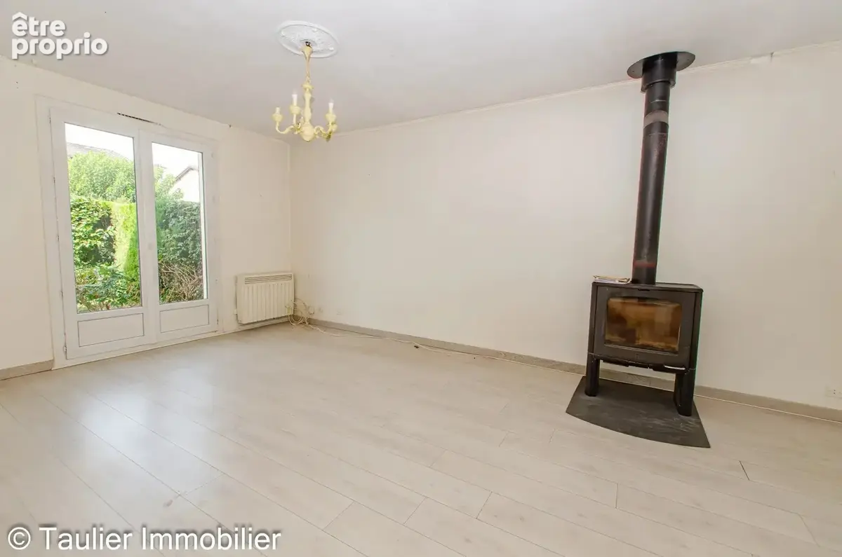 Maison T4 avec jardin et garage, à rafraîchir - photo 8