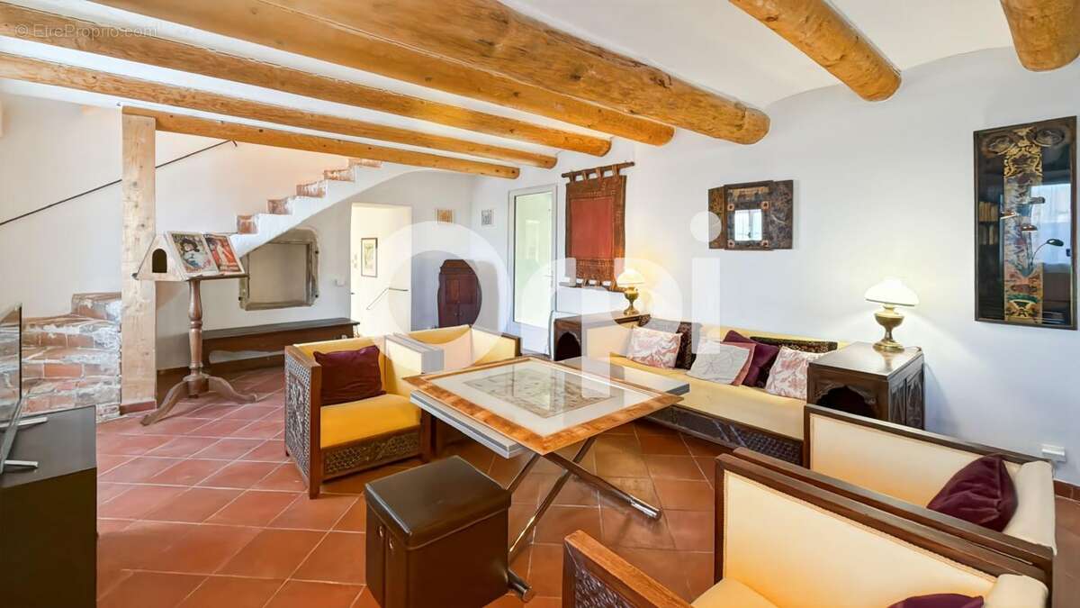Maison de village avec piscine et 8 chambres - photo 7