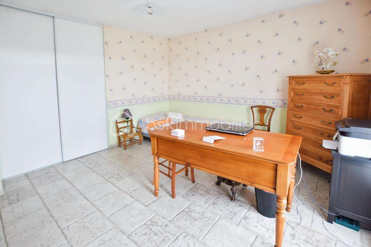 Maison à CRECY-LA-CHAPELLE