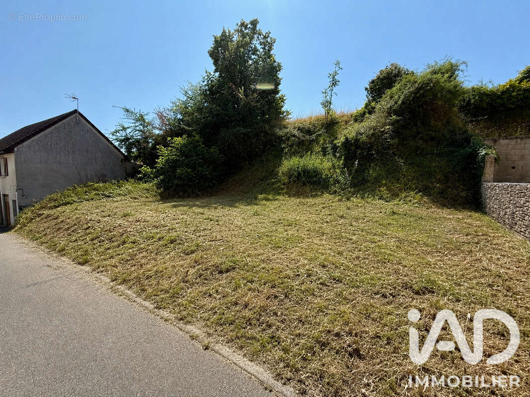 Photo 1 - Terrain à SAINT-DENIS-LES-PONTS