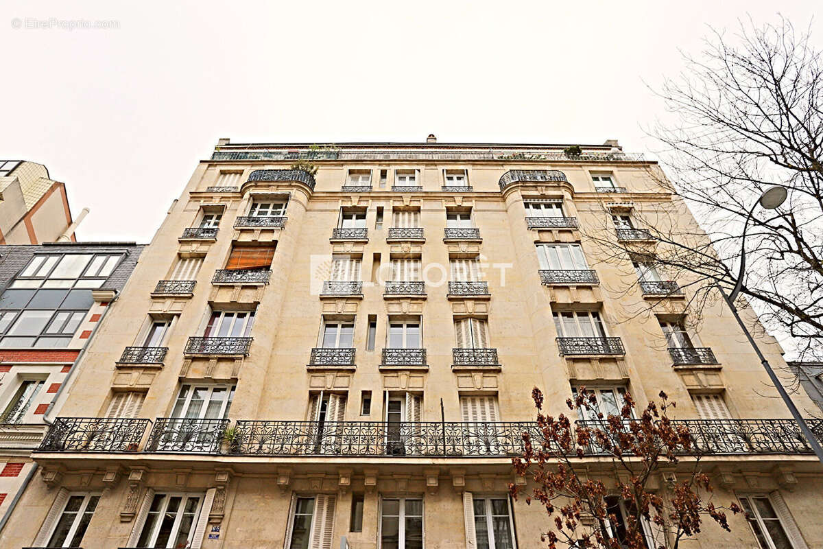 Appartement à PARIS-14E