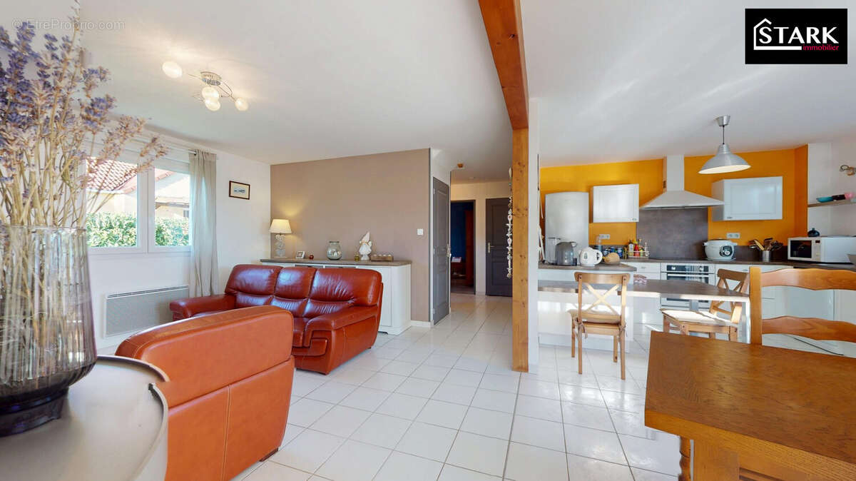 Maison à BESSONCOURT