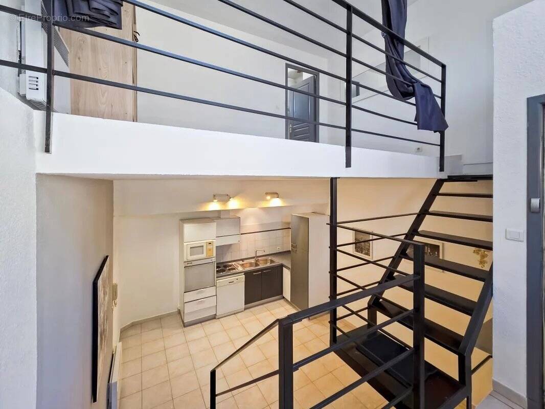 Appartement à VILLENEUVE-LES-AVIGNON