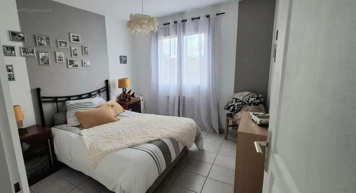 Maison à SAINT-DENIS-LES-BOURG