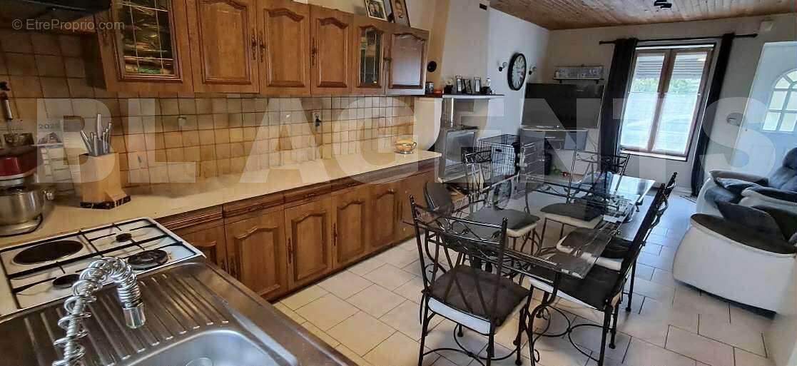 Messenger_creation_9FA3A6F1-29A6-43DB-874B-F7626CEC482B - Maison à VILLERS-CERNAY