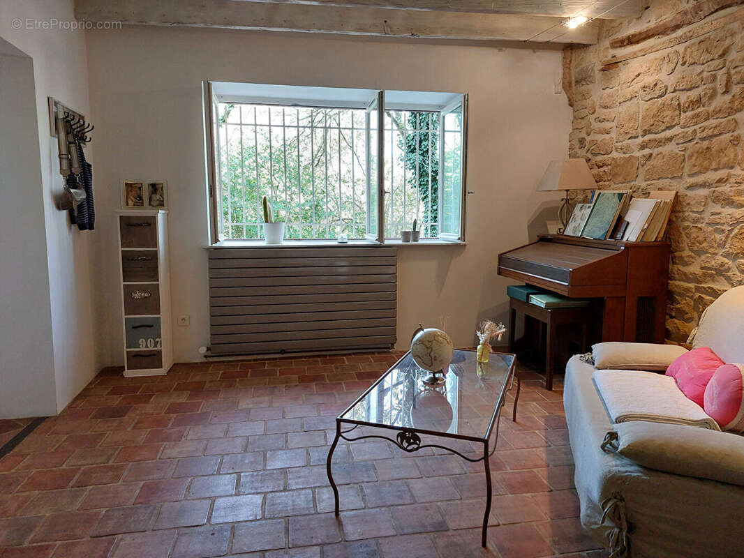 Appartement à POUILLY-LE-MONIAL