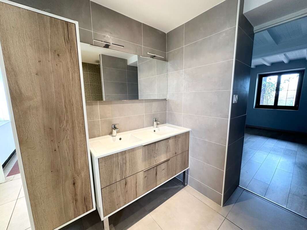 Maison à SAINT-JEAN-SUR-REYSSOUZE