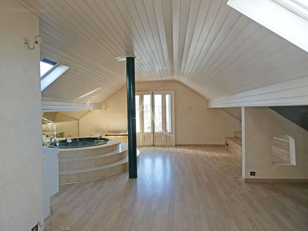 Maison à NEUILLY-SUR-MARNE