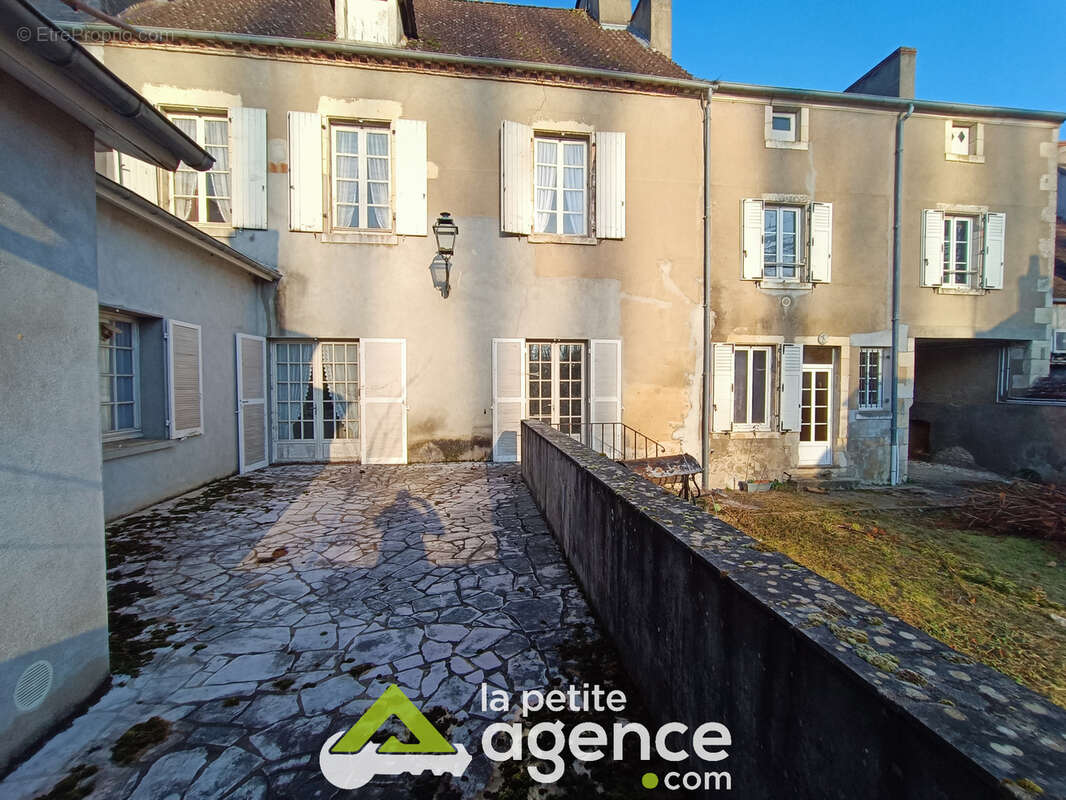 Appartement à SANCERGUES
