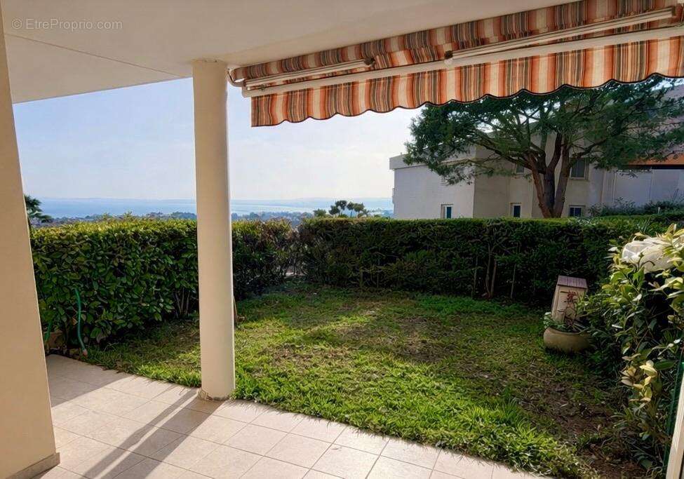   - Appartement à SAINT-LAURENT-DU-VAR