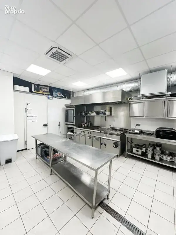 Commerce 80 m² à vendre à Nice (06300) - photo 2