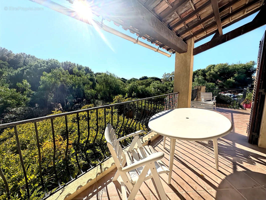 Appartement à LA LONDE-LES-MAURES