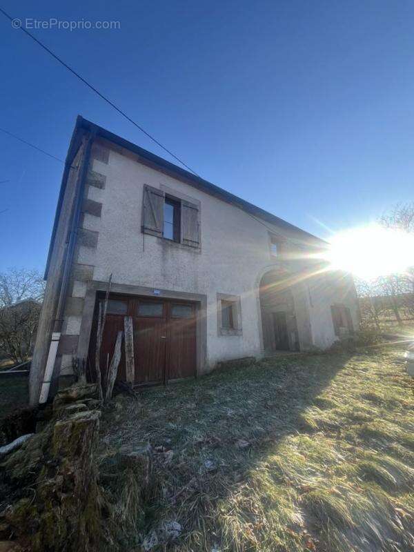 Maison à SAINT-BRESSON