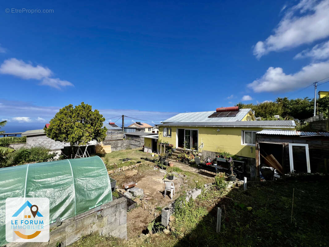 Saint joseph 97480 - maison familiale - de plain-pied - beaux volumes - quartier calme - photo 12