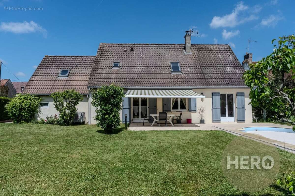 Maison à LE TREMBLAY-SUR-MAULDRE