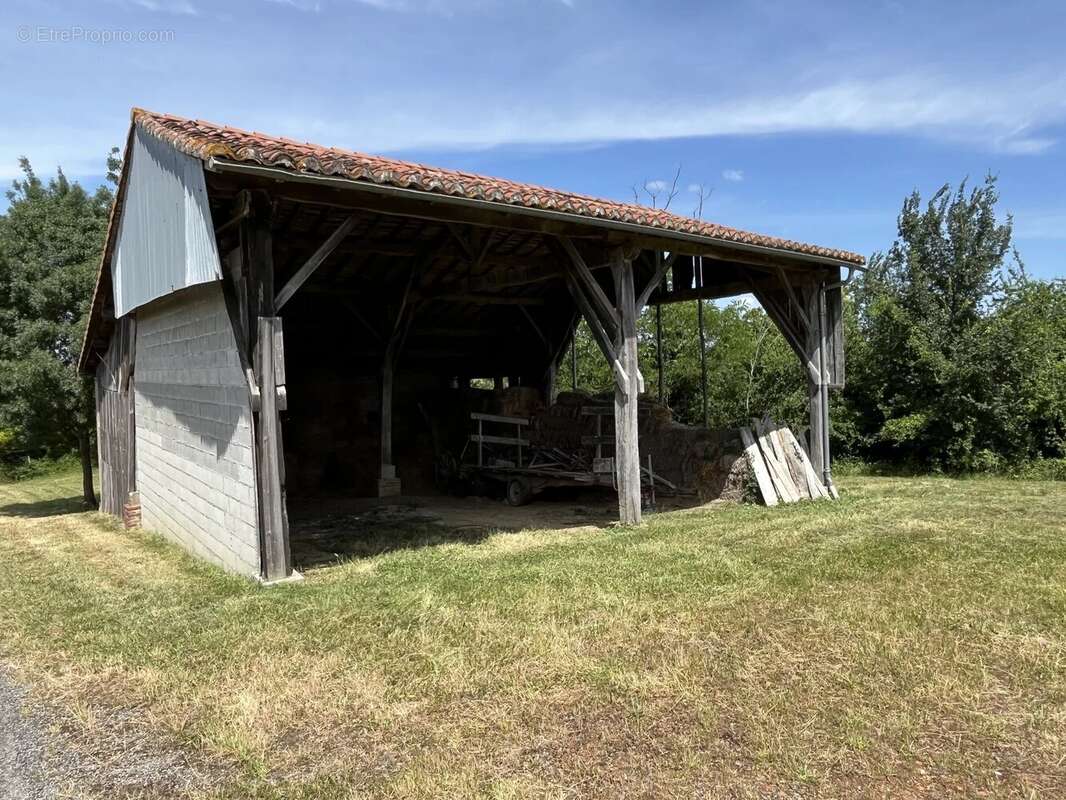 10 km de rieumes- ferme & grange - photo 2