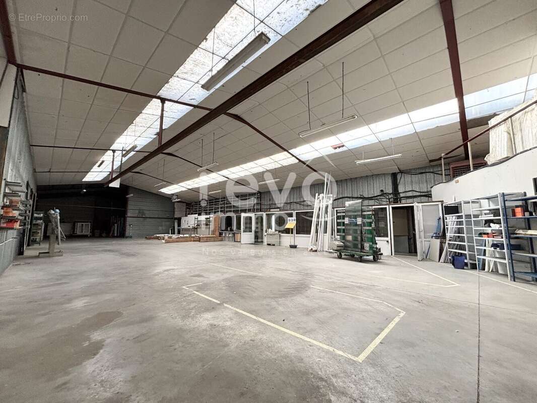 Commerce à FONTENAY-LE-COMTE