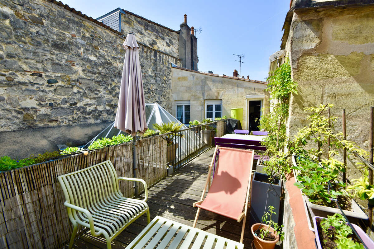 Secteur place du palais - bel appartement de charme 100m2 avec terrasse plein ciel - photo 21